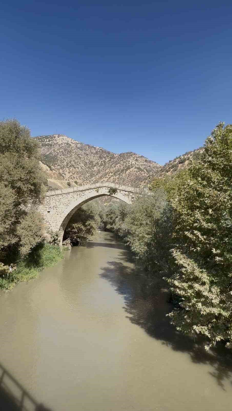 ABD’li turist Hakkari’ye hayran kaldı