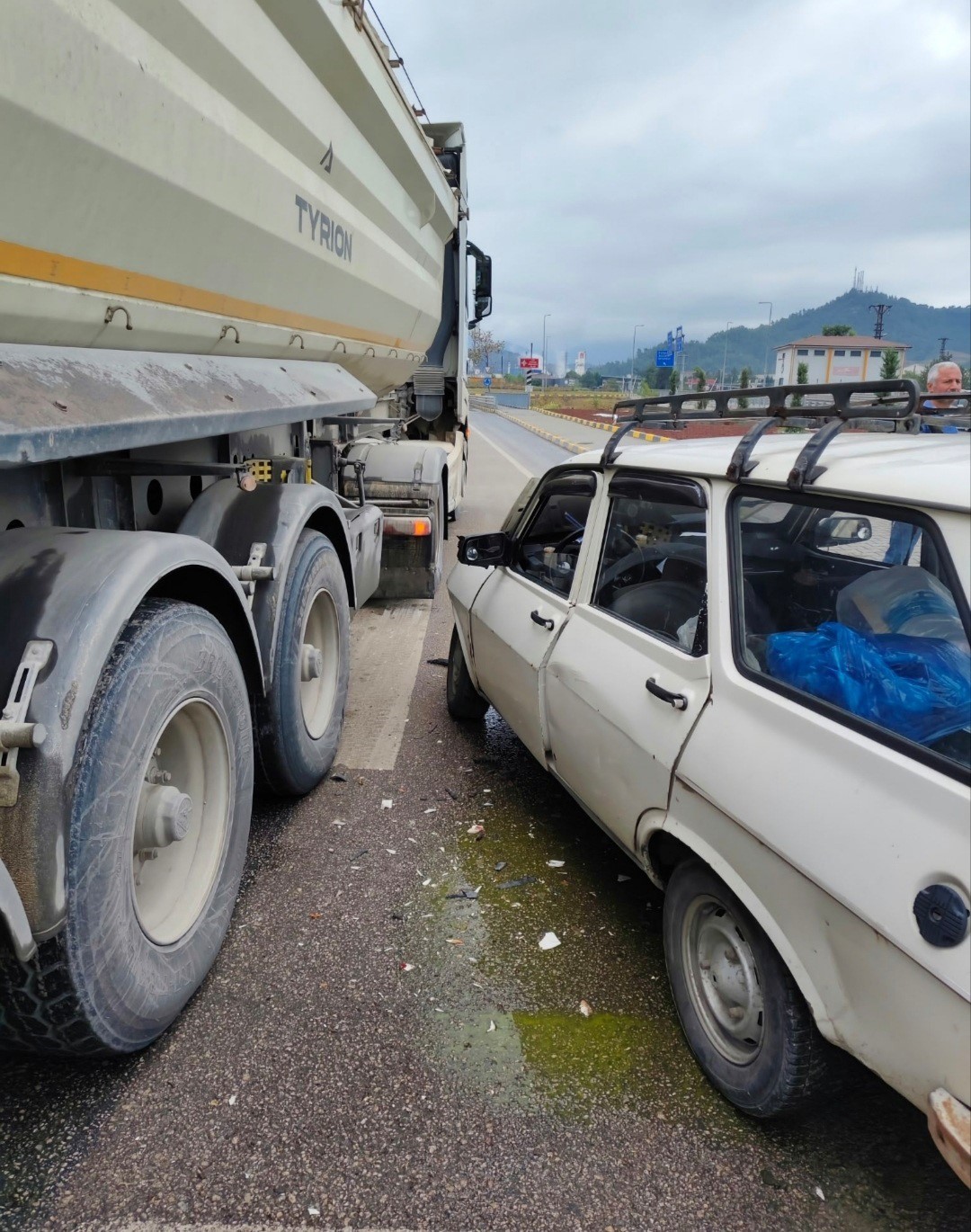 Karabük’te kırmızı ışık ihlali kazaya neden oldu: 2 yaralı