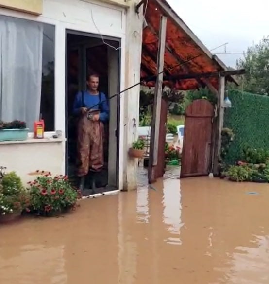 Nehir taşınca mahalle Venedik’e döndü