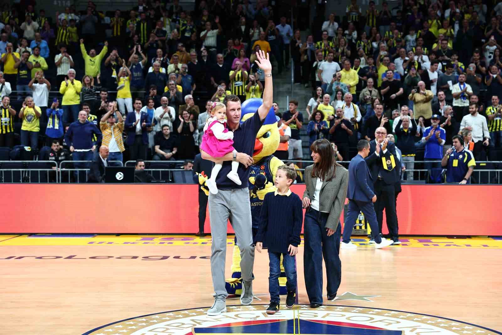 Fenerbahçe’de Jan Vesely için veda seremonisi düzenlendi