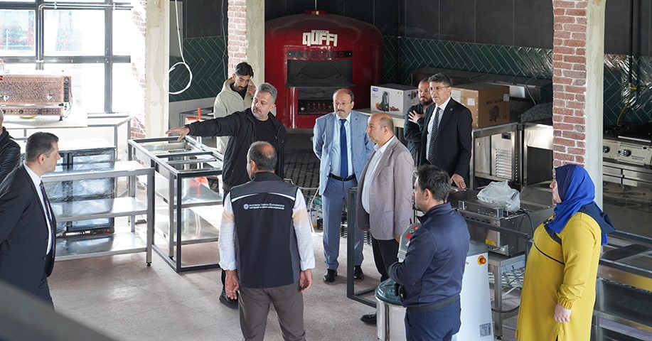 Kampüs yerleşkesindeki çalışmalar Rektör Çakmak tarafından incelendi