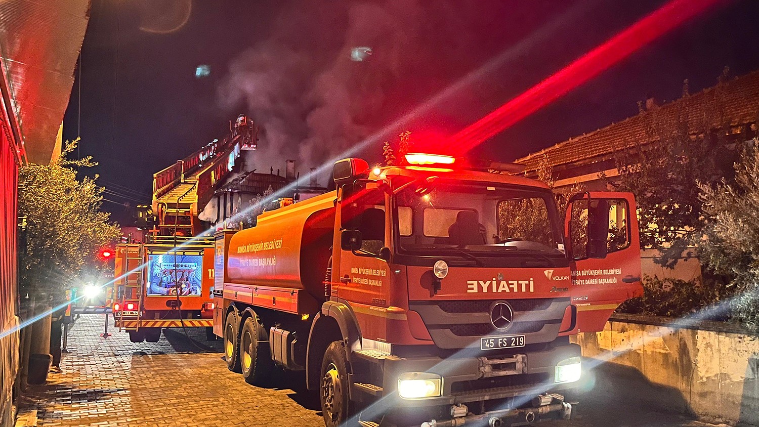 Gece saatlerinde yangın paniği