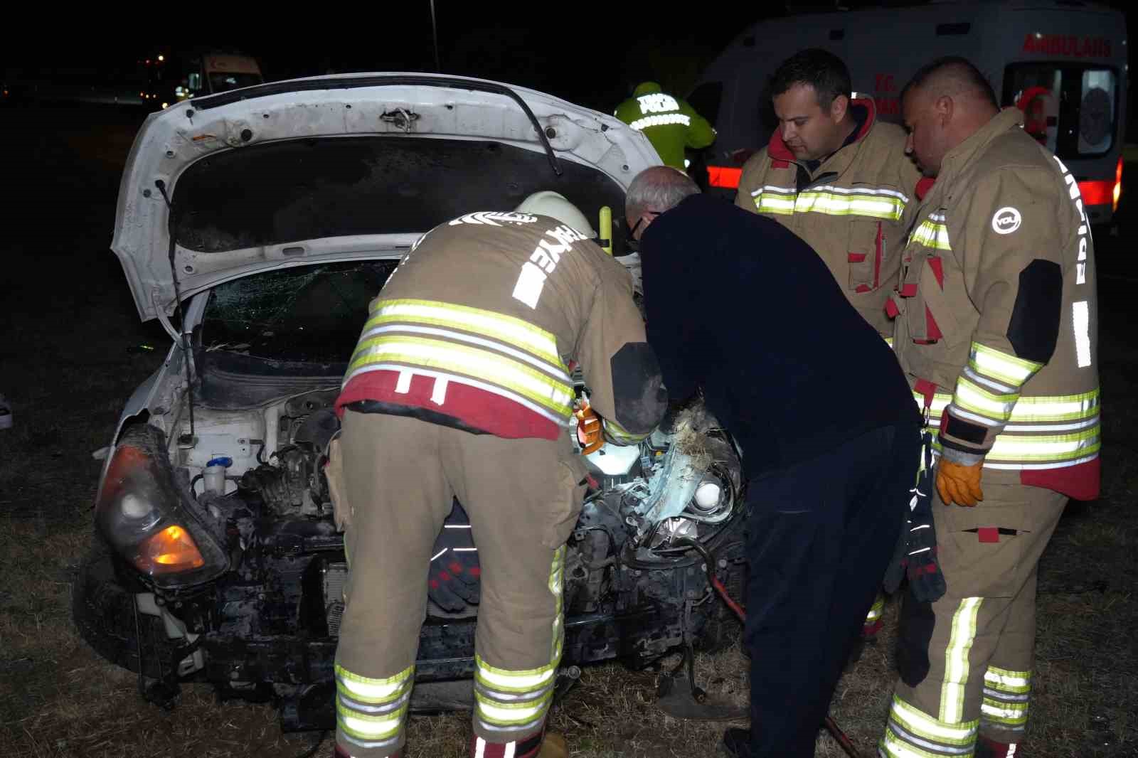 Edirne’de alkollü sürücünün kullandığı otomobil metrelerce savrularak taklalar attı: 1’i ağır 3 yaralı