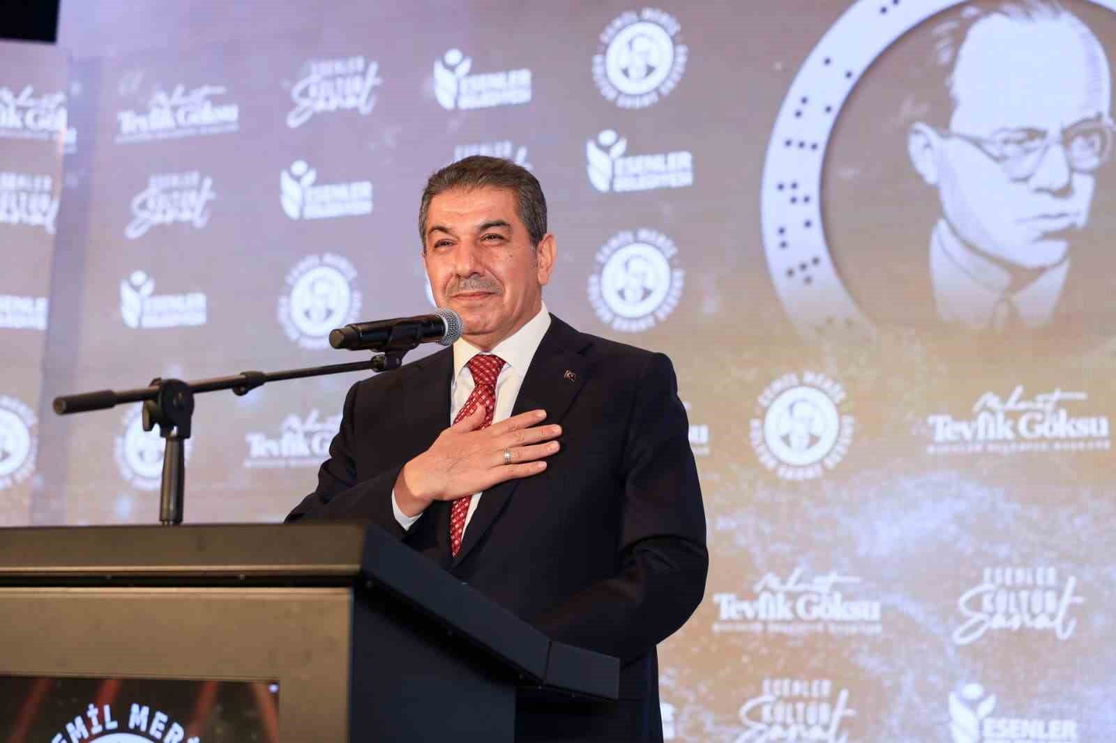 Esenler’de sezonun yeni adı: "Sezai Karakoç"