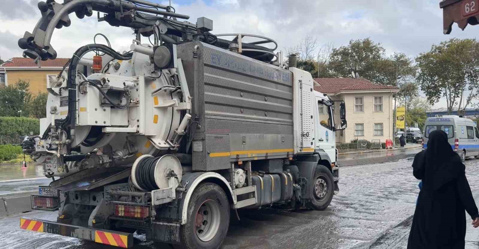 Burası Hindistan değil Eyüpsultan: Günlerce süren yol çalışmaları çileye döndü