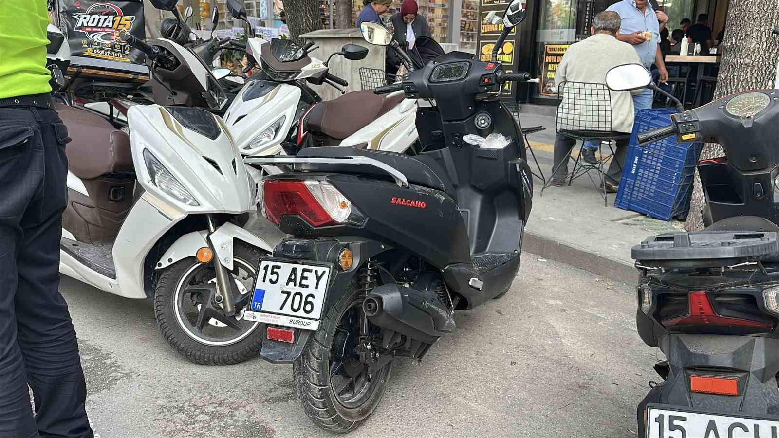 Burdur’da motosiklet devrildi: 1 yaralı