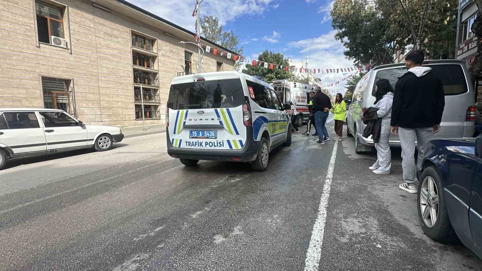 Burdur’da motosiklet devrildi: 1 yaralı