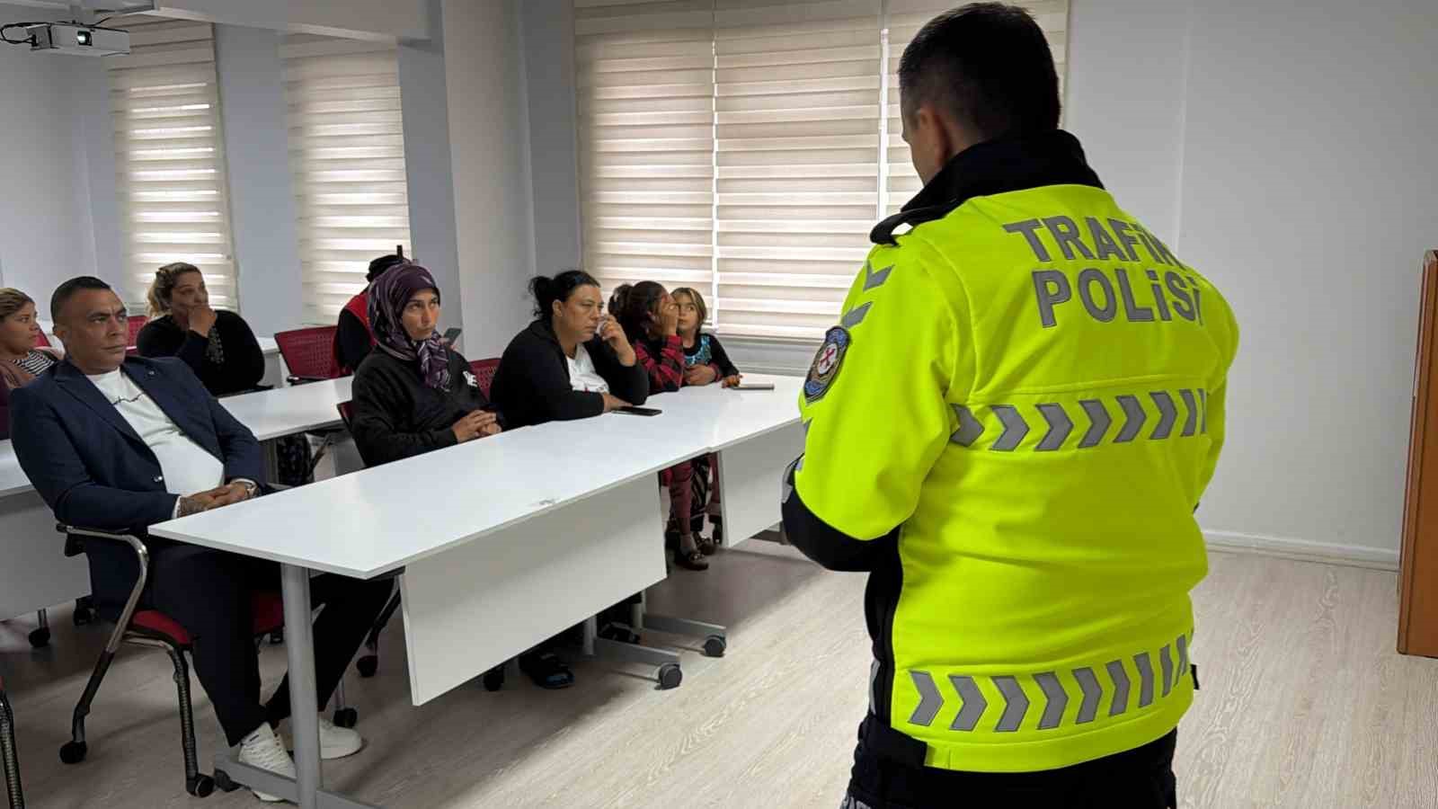 Bolu’da atık toplayıcılarına ‘güvenli patpat’ eğitimi