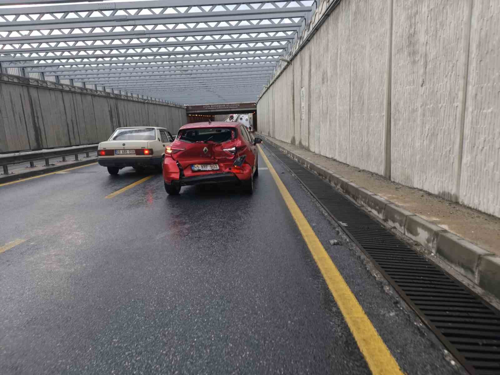 Yağış kazaları da beraberinde getirdi
