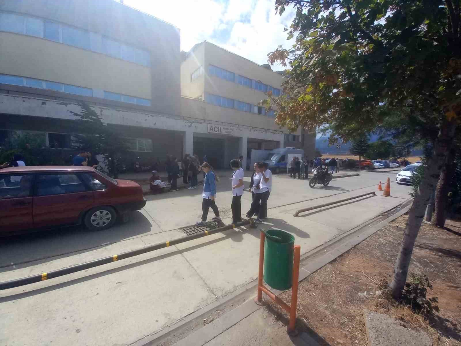 Gaziantep’te hastanenin bodrum katında korkutan yangın
