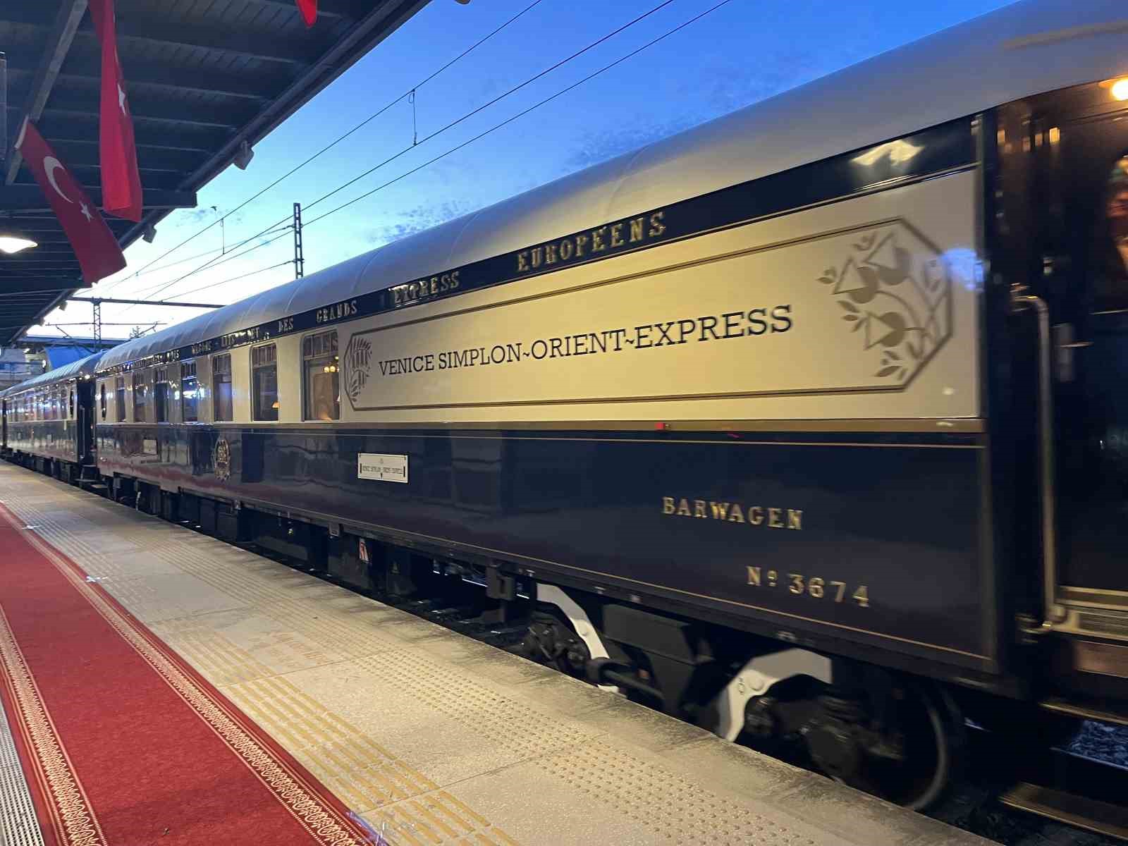 Paris’ten yola çıkan Orient Express İstanbul’a geldi