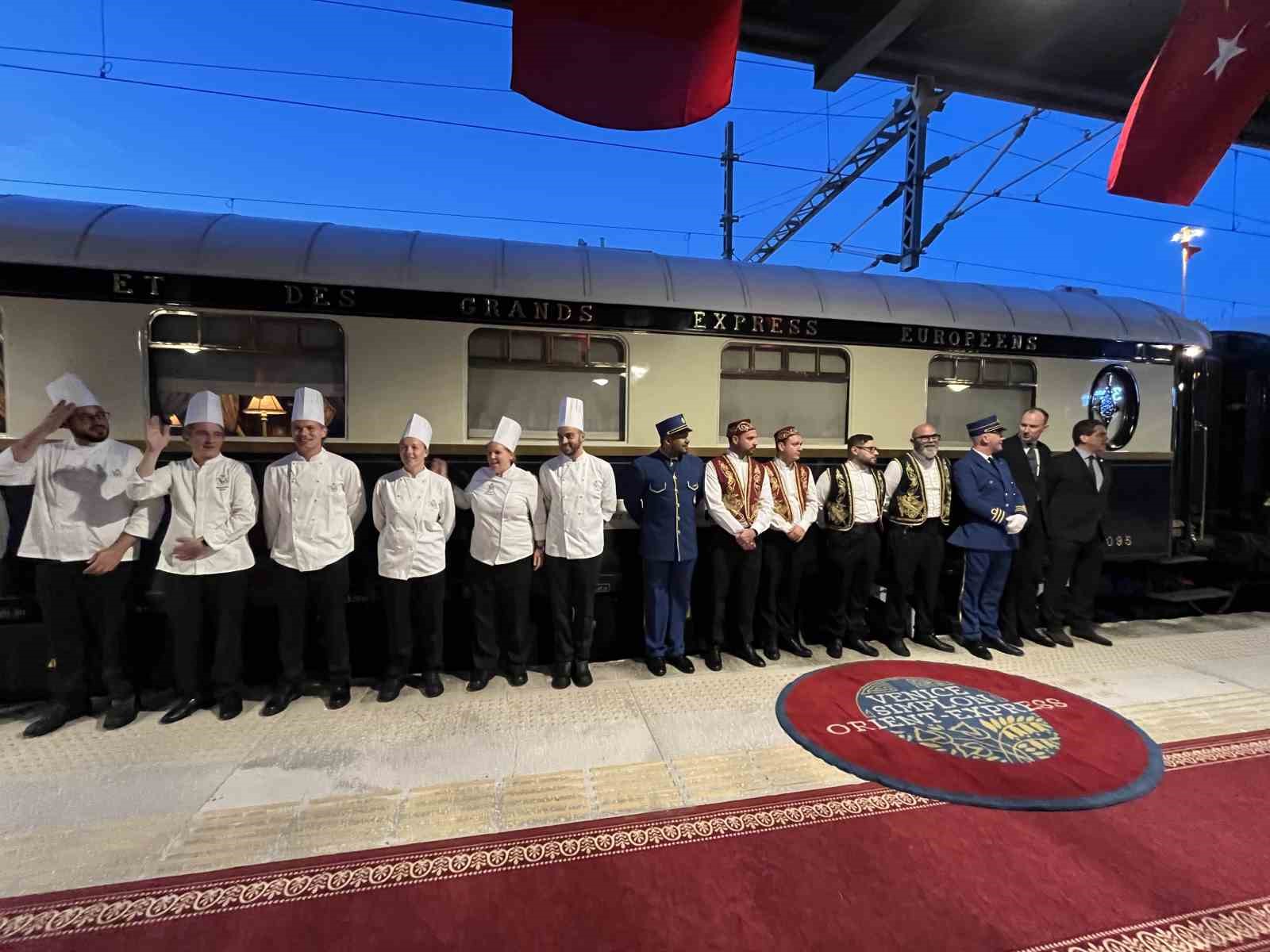 Paris’ten yola çıkan Orient Express İstanbul’a geldi