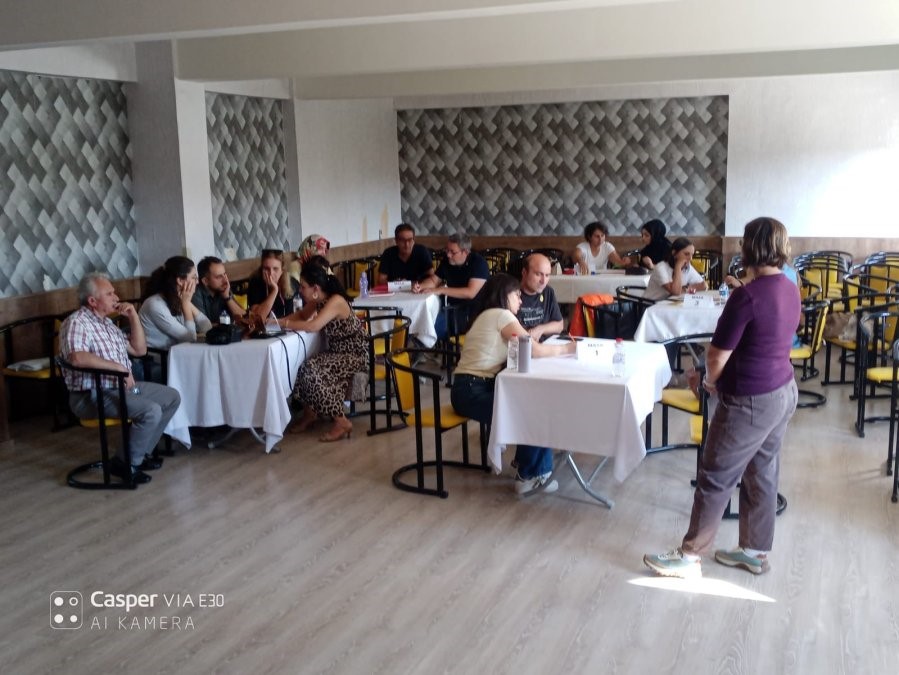 Burhaniye’de Harezmi Eğitim Modeli Öğretmen Eğitimi başladı