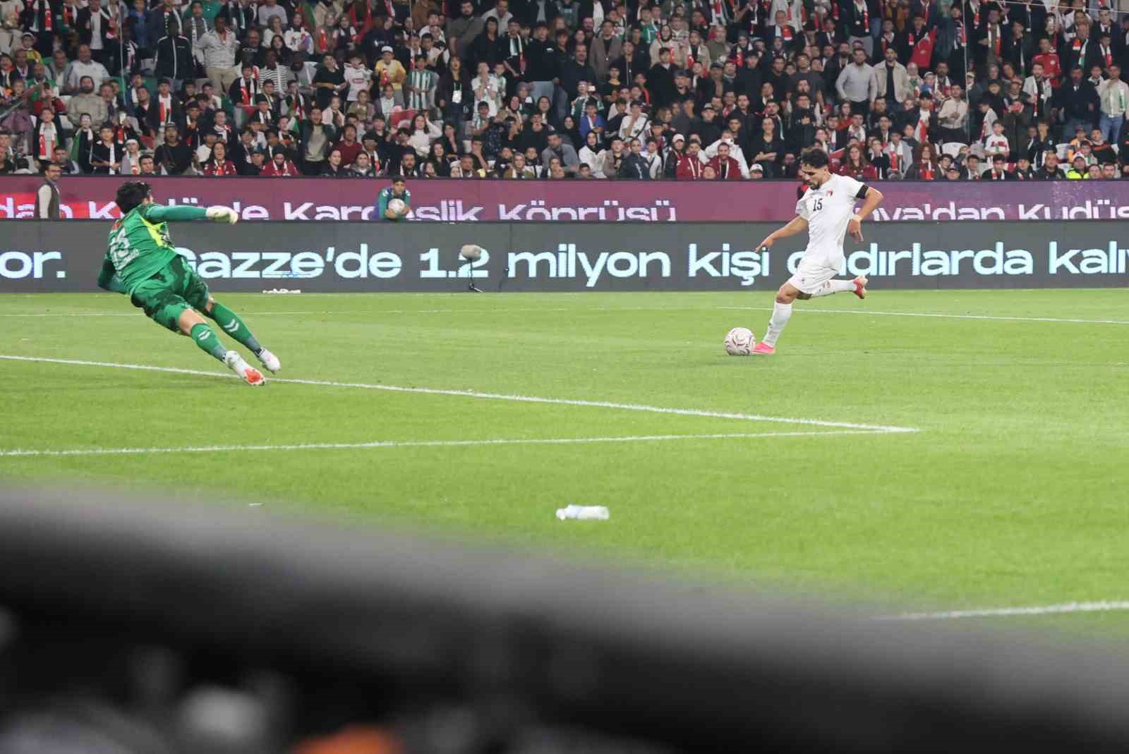 Konyaspor ile Filistin Milli Takımı arasındaki dostluk maçı berabere bitti