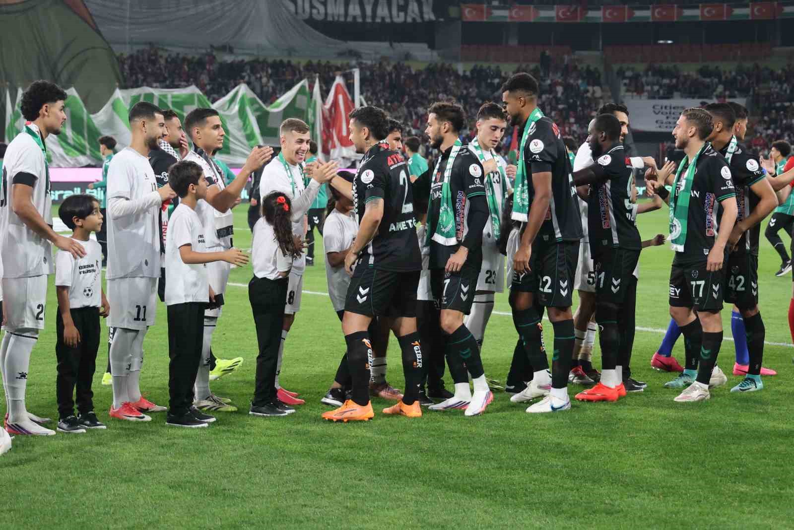 Konyaspor ile Filistin Milli Takımı arasındaki dostluk maçı berabere bitti