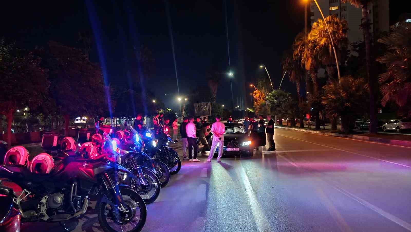 Adana’da huzur ve güven uygulaması: 66 aranan şahıs yakalandı, 2 bin 241 adet uyuşturucu hap ele geçirildi