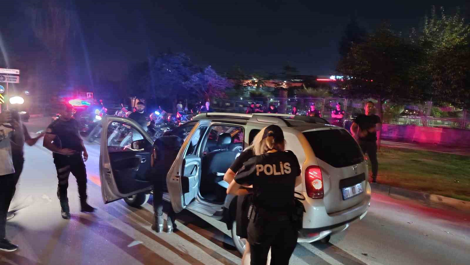 Adana’da huzur ve güven uygulaması: 66 aranan şahıs yakalandı, 2 bin 241 adet uyuşturucu hap ele geçirildi