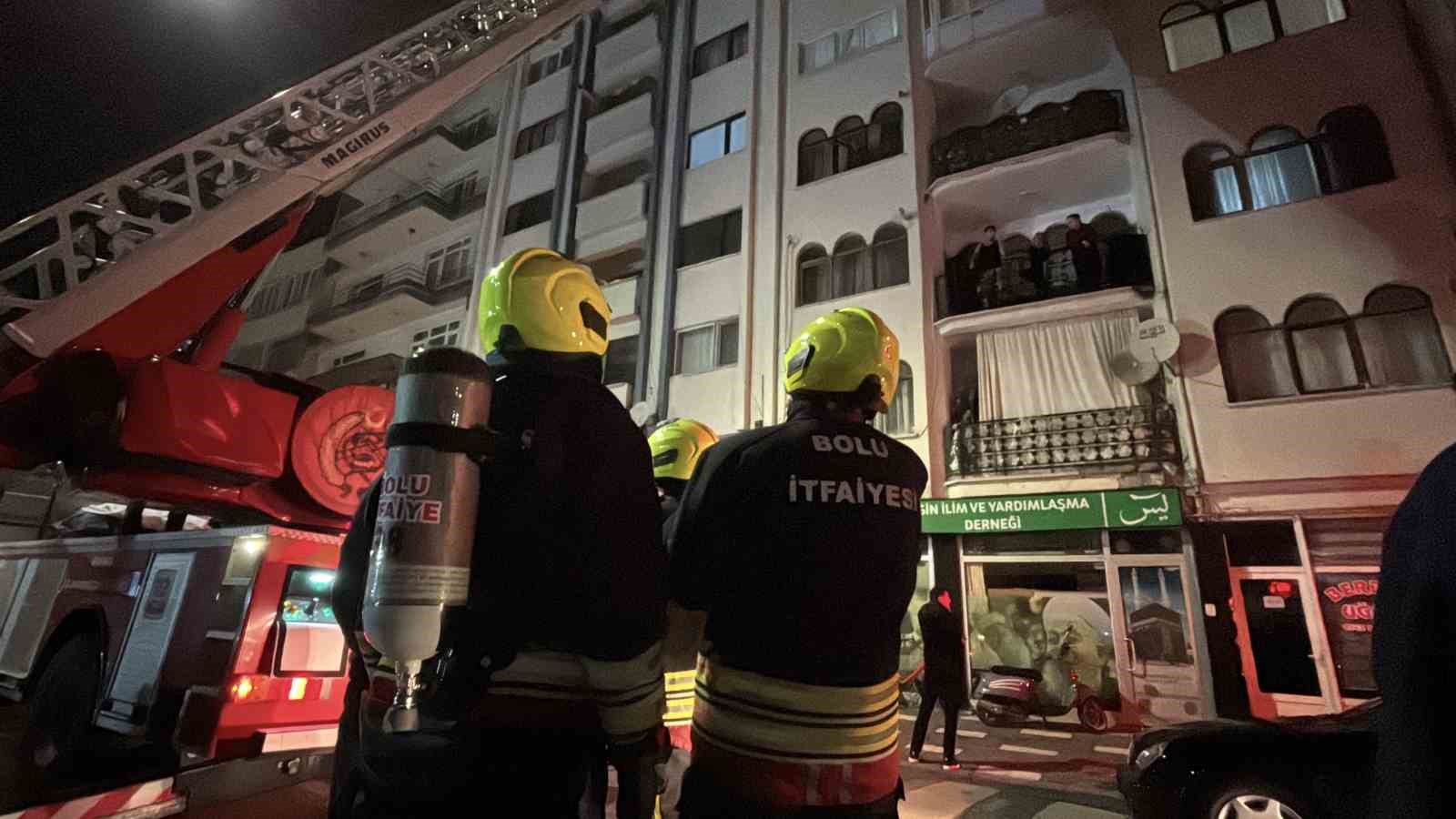 ‘Çatı yangını’ ihbarı ekipleri harekete geçirdi