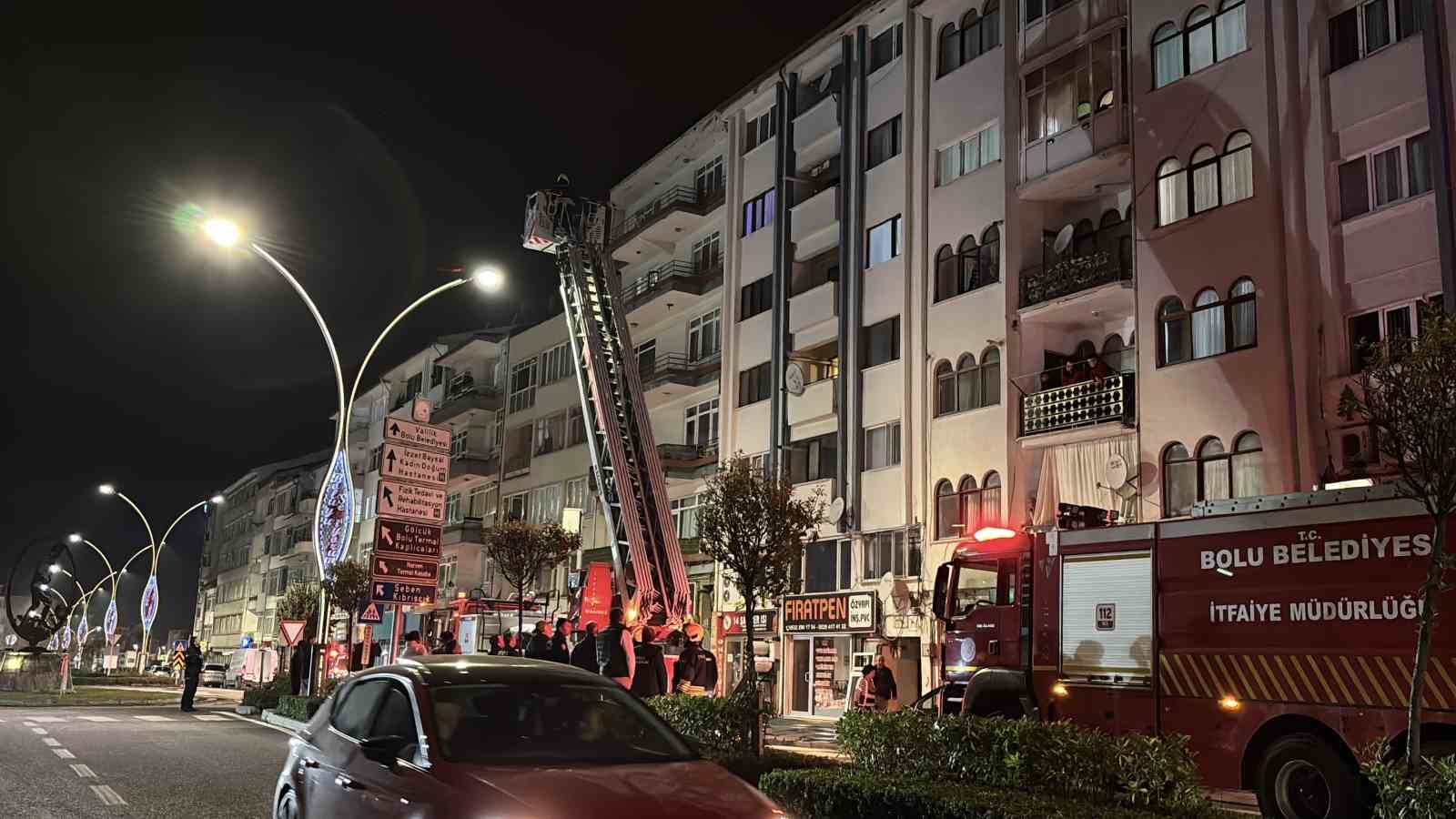 ‘Çatı yangını’ ihbarı ekipleri harekete geçirdi