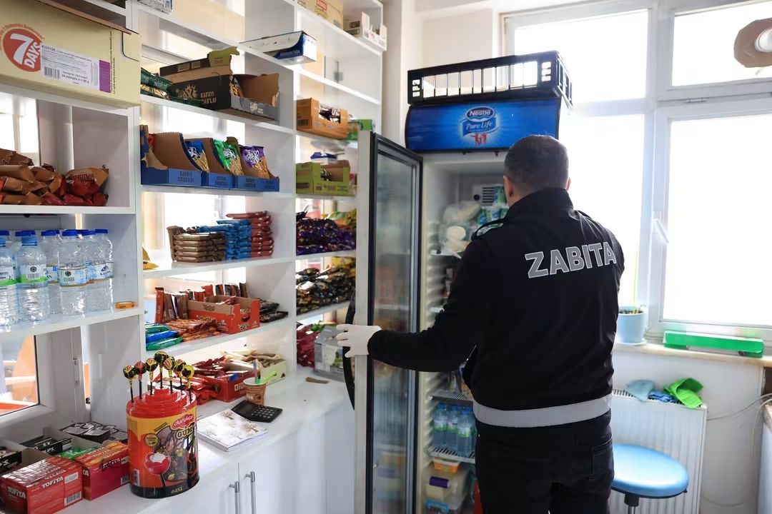 Zabıta ekiplerinden okul kantinlerine gıda ve hijyen denetimi