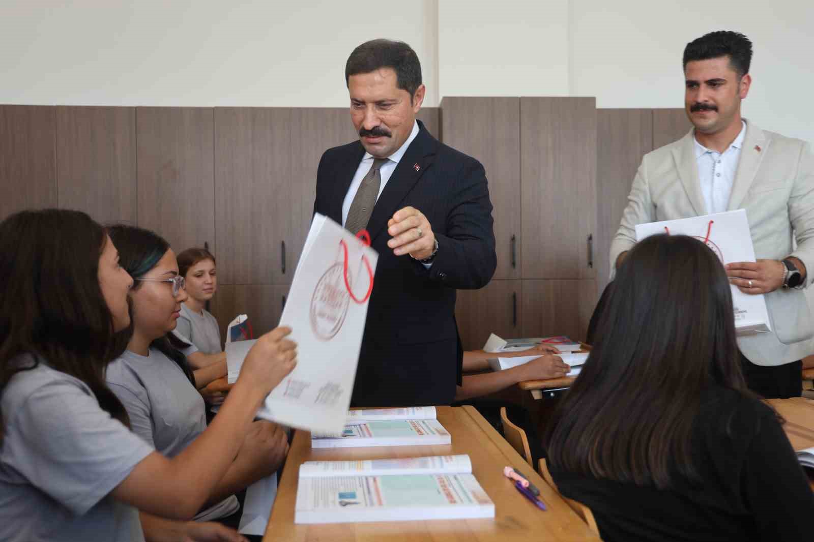 Depremde 210 eğitim kurumunun yıkıldığı Hatay’da 254 yeni okul hizmete açıldı