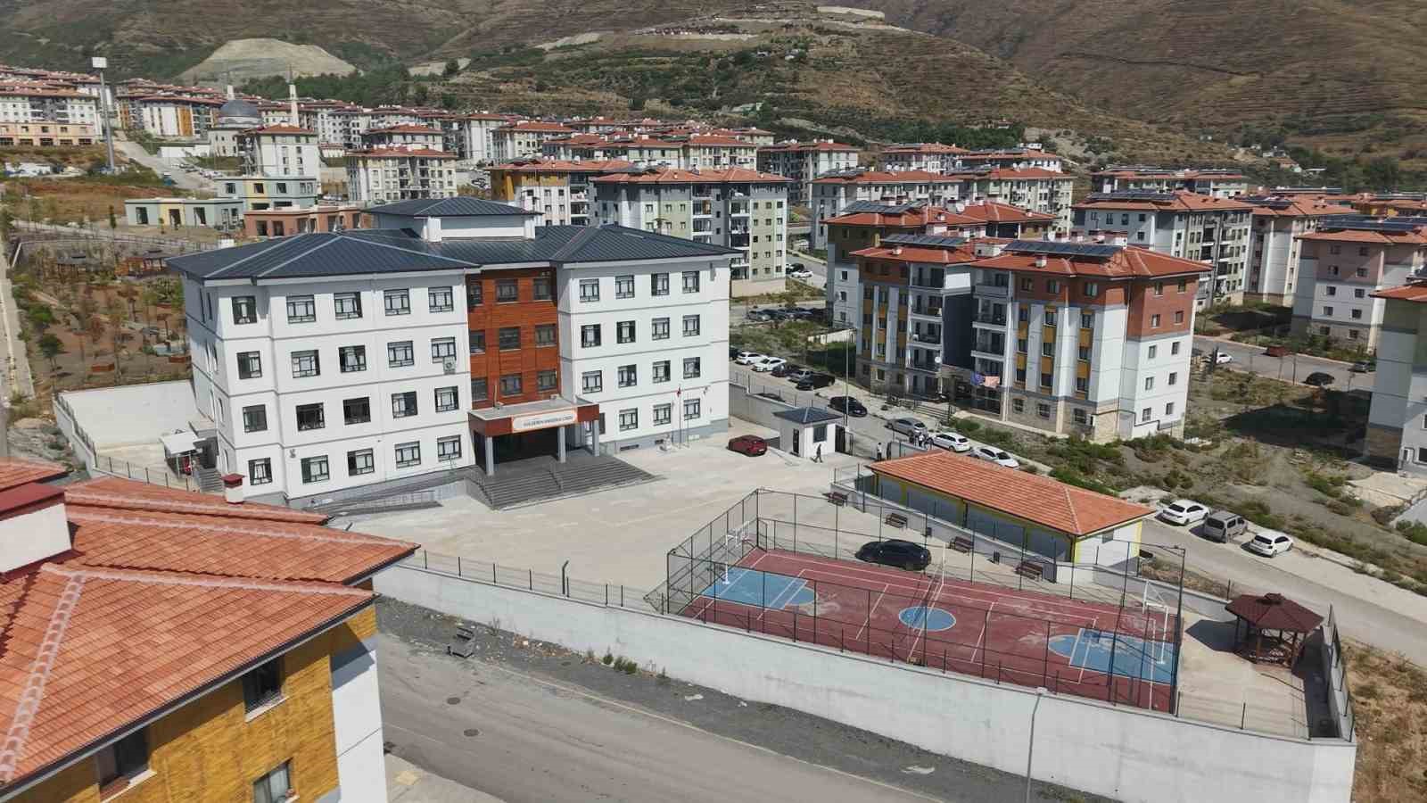 Depremde 210 eğitim kurumunun yıkıldığı Hatay’da 254 yeni okul hizmete açıldı