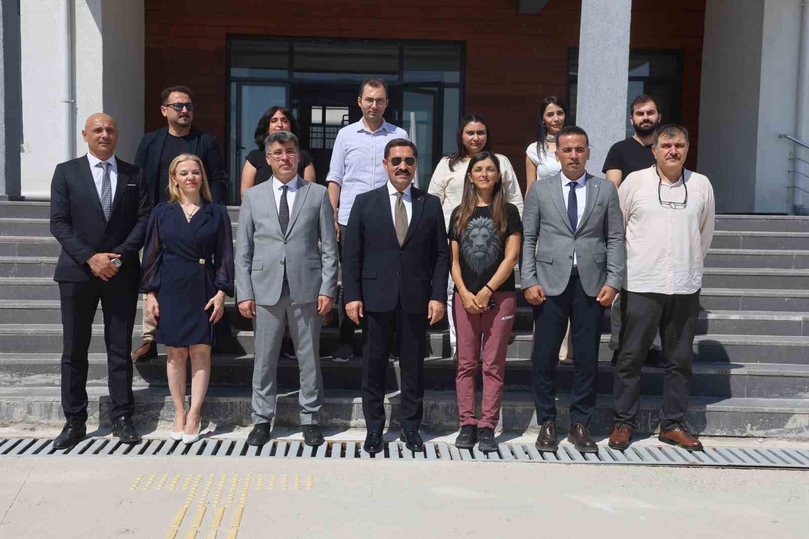 Depremde 210 eğitim kurumunun yıkıldığı Hatay’da 254 yeni okul hizmete açıldı