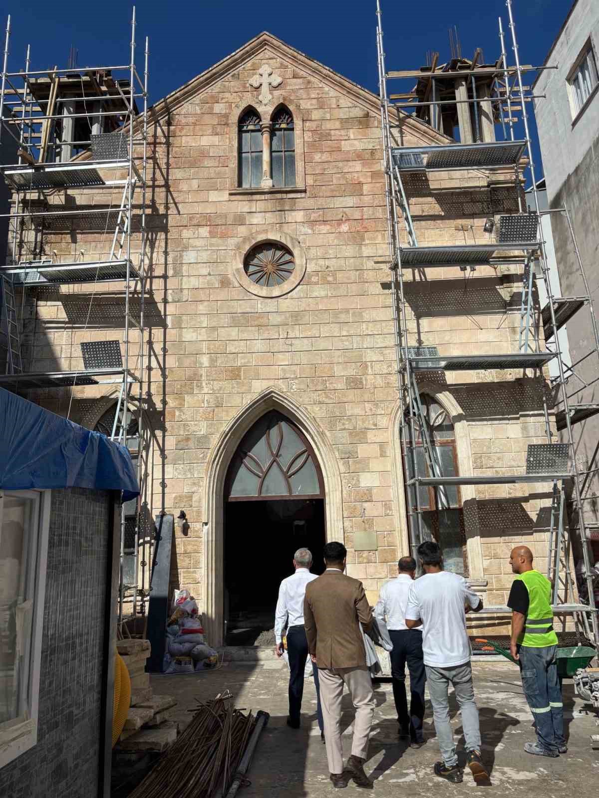 İskenderun’da tarihi kiliselerde restorasyon çalışmaları sürüyor
