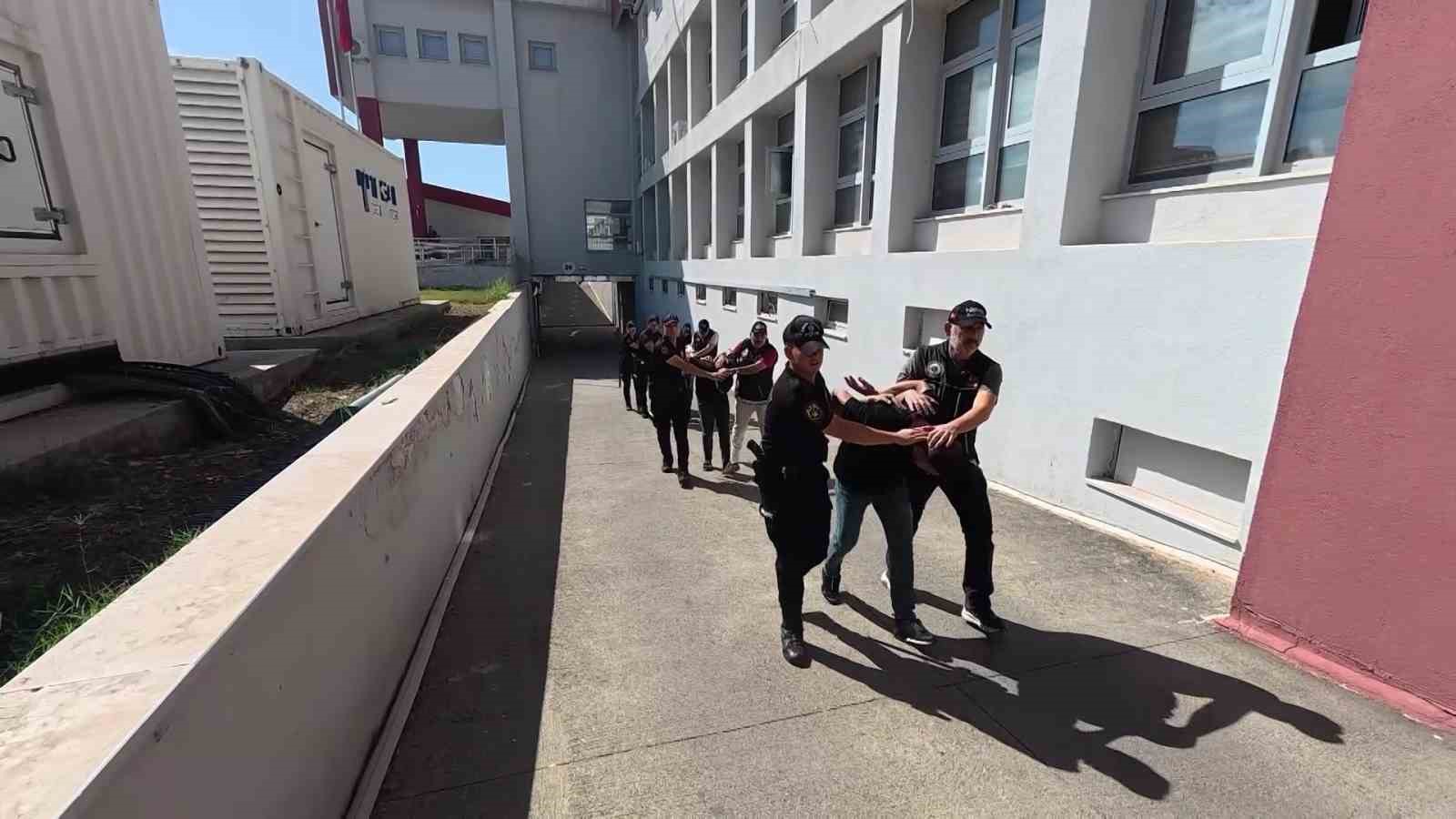 Adana’da dev operasyon: 100 kilogram esrar ele geçirildi