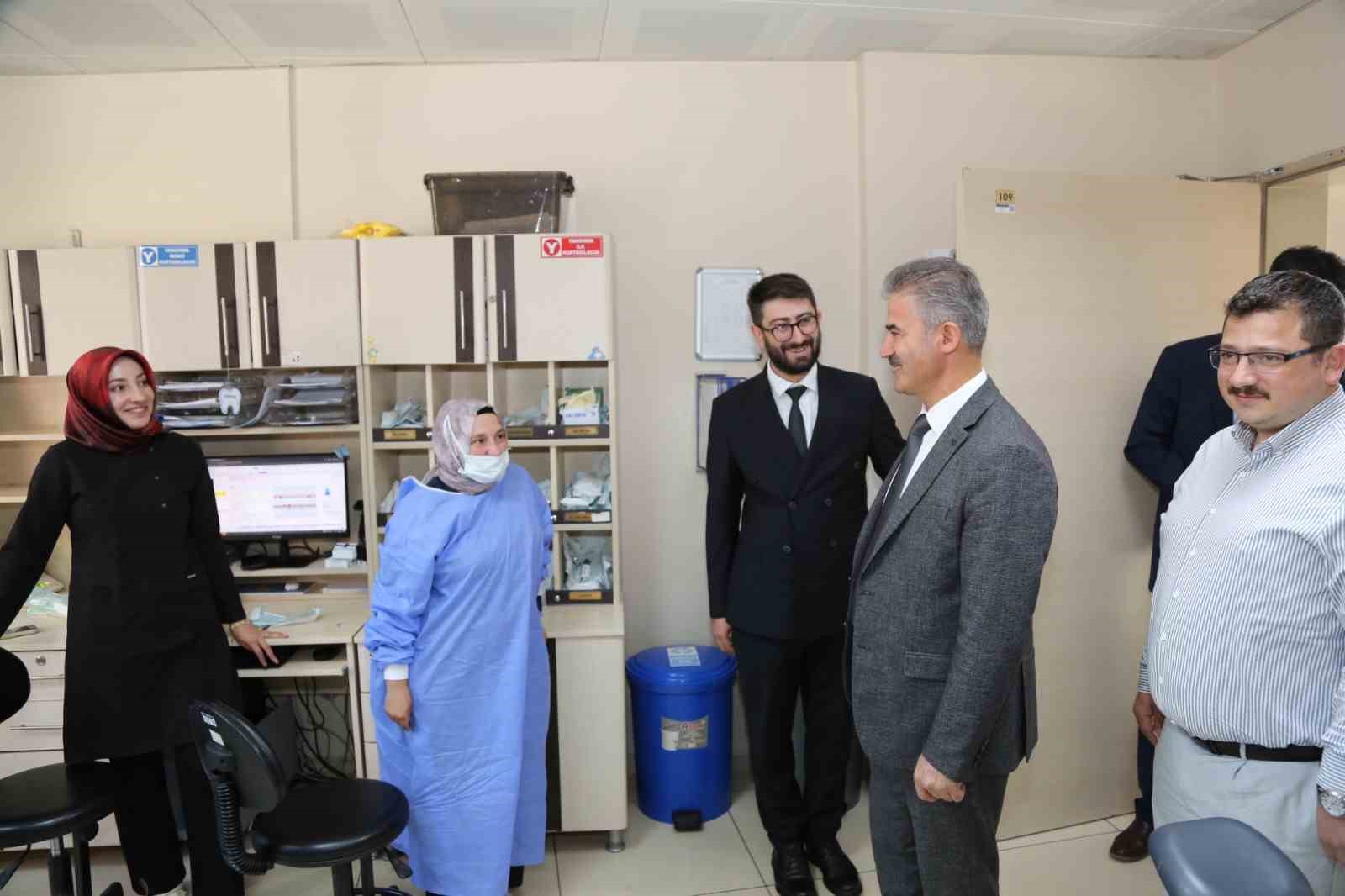 Erzurum il sağlık müdürü meral, ağız ve diş sağlığı merkezini inceledi