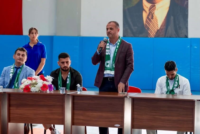 Muğlasporlu futbolcular öğrencilerle buluştu