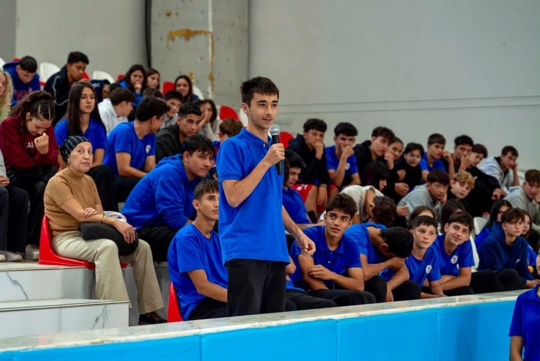 Muğlasporlu futbolcular öğrencilerle buluştu