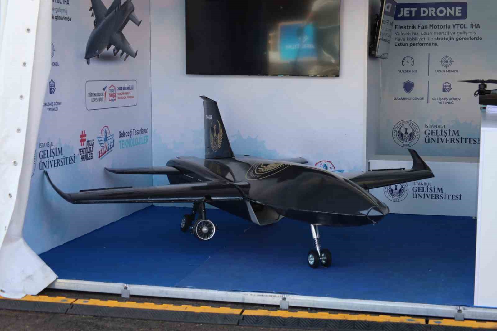 İGÜ TEKNOFEST’e jet dron projesi ve elektrik fan motorlu VTOL İHA ile katılarak dikkatleri üzerine çekti