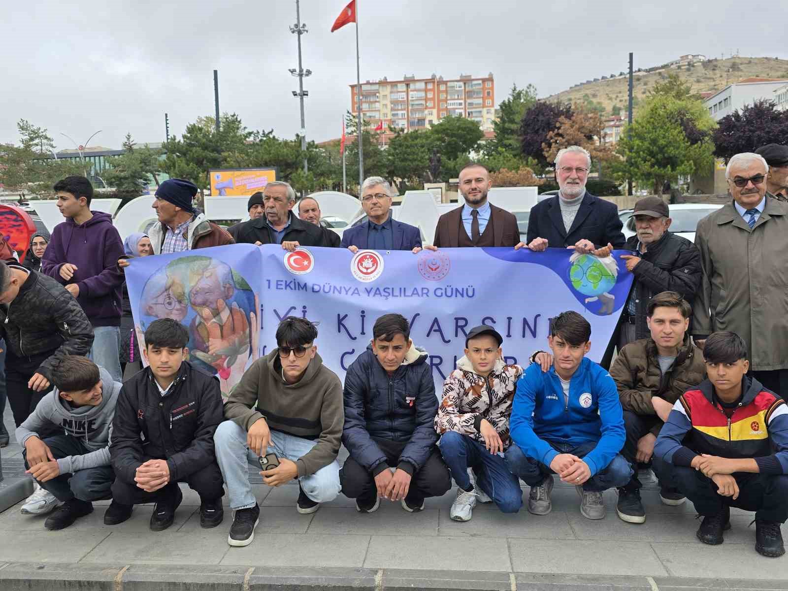 Yozgat’ta 1 Ekim Dünya Yaşlılar Günü’nde farkındalık yürüyüşü düzenlendi
