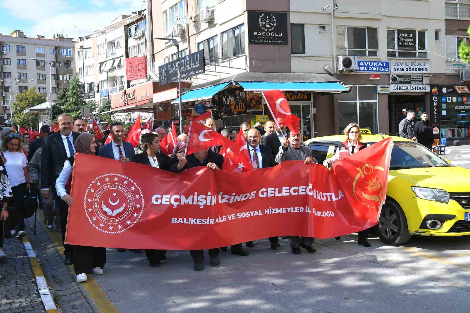 Yaşlılar Günü Balıkesir’de renkli görüntülerle kutlandı