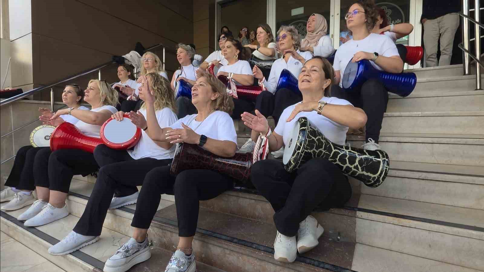 Yaşlılar Günü Balıkesir’de renkli görüntülerle kutlandı