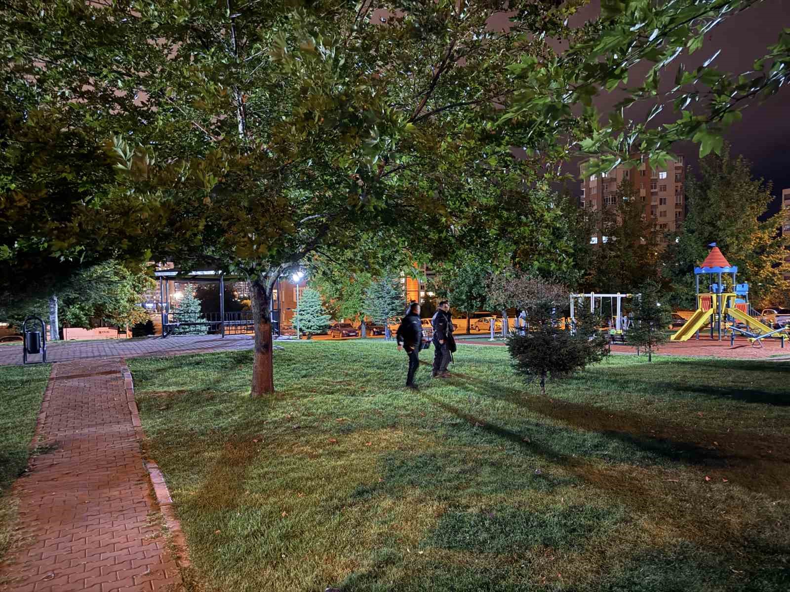 Kavgaya karışan şüpheliler eşyalarını bırakıp kaçtı