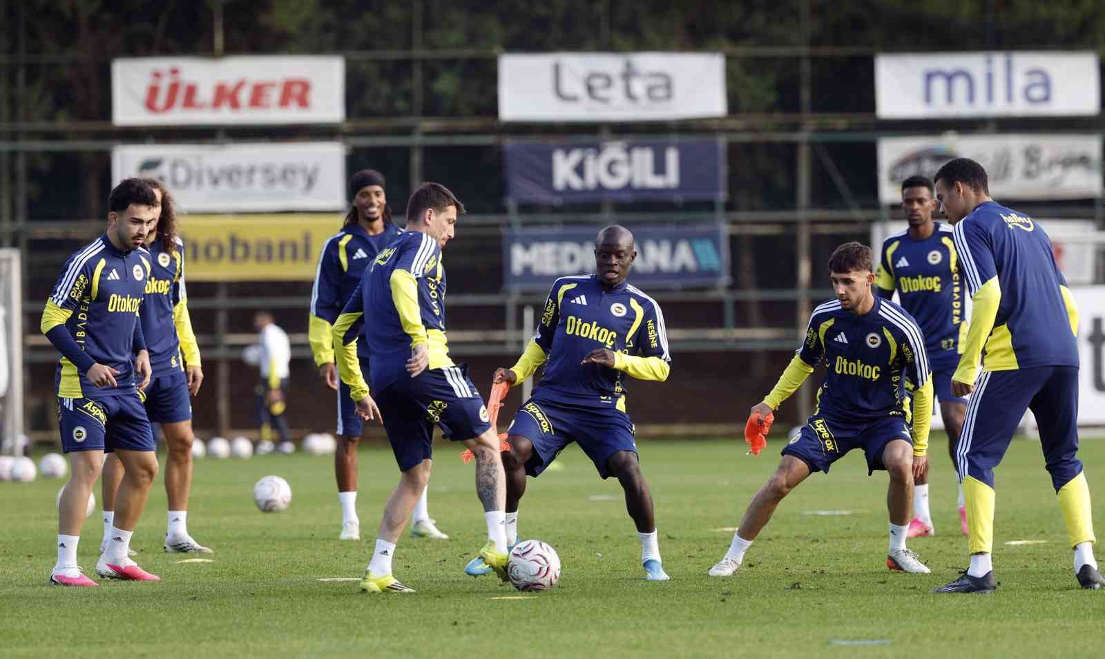 Fenerbahçe, Çaykur Rizespor maçı hazırlıklarını sürdürdü