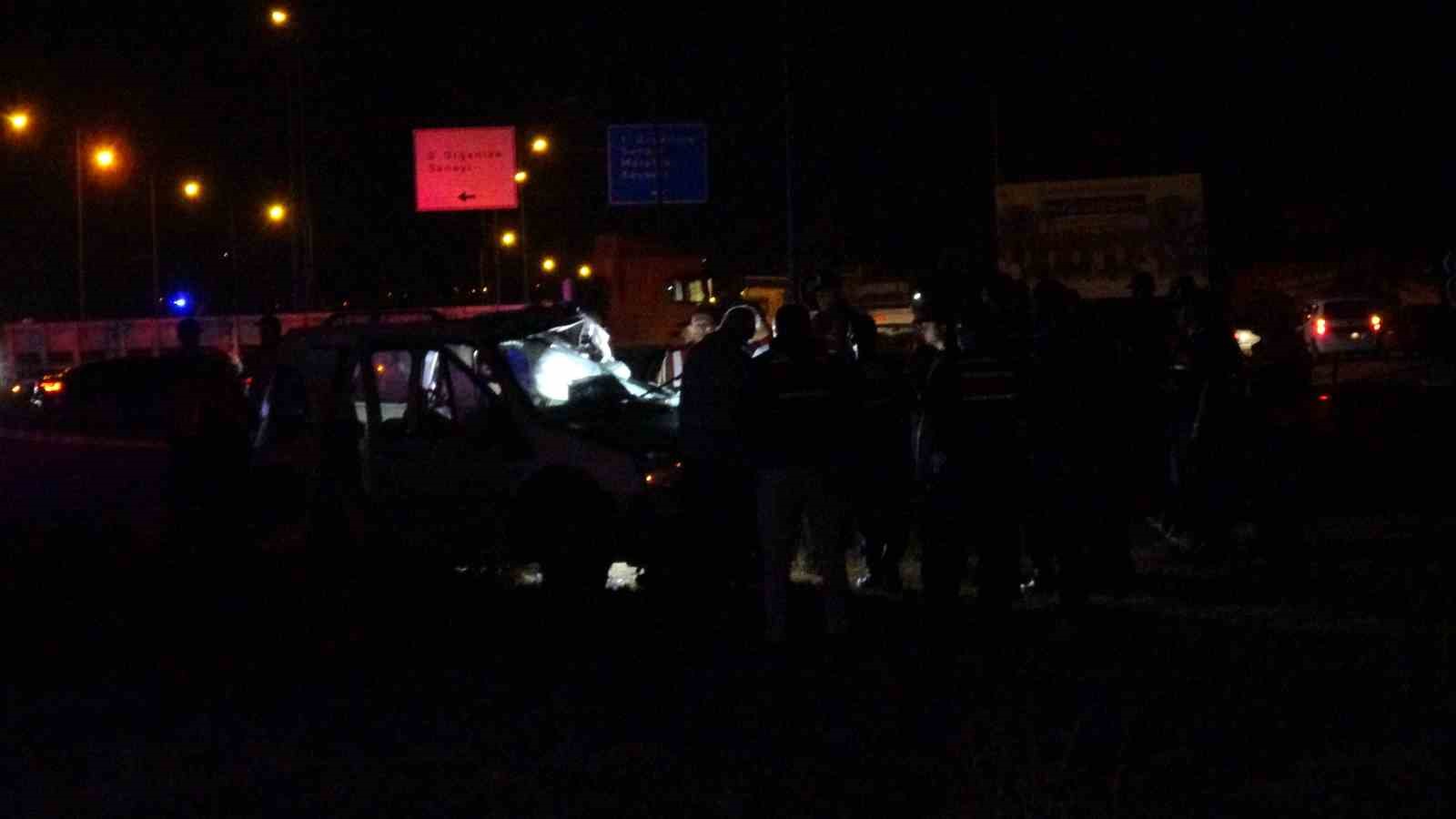 Malatya’da otobüs ile hafif ticari araç çarpıştı: 2 ölü, 3 yaralı