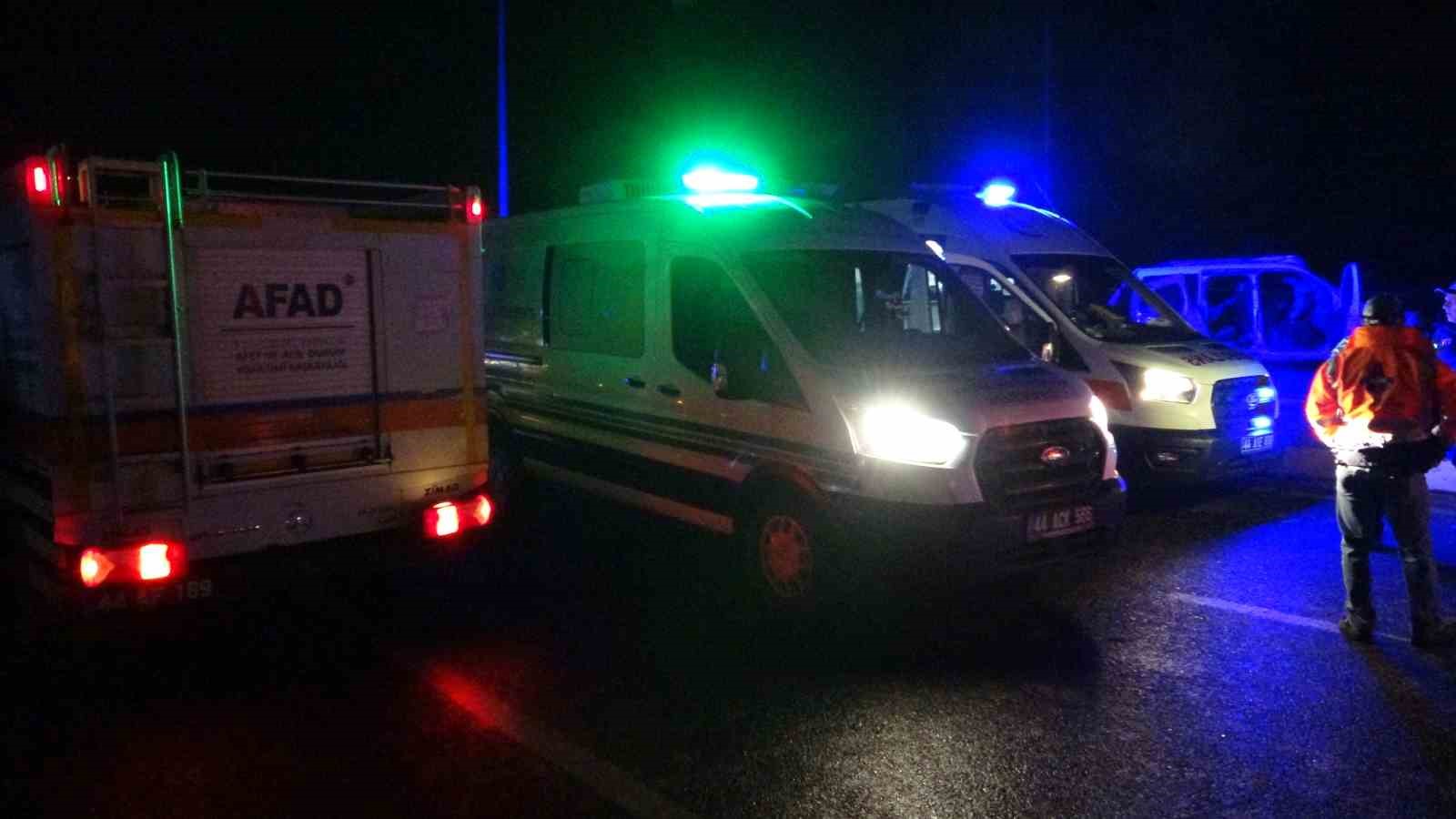 Malatya’da otobüs ile hafif ticari araç çarpıştı: 2 ölü, 3 yaralı