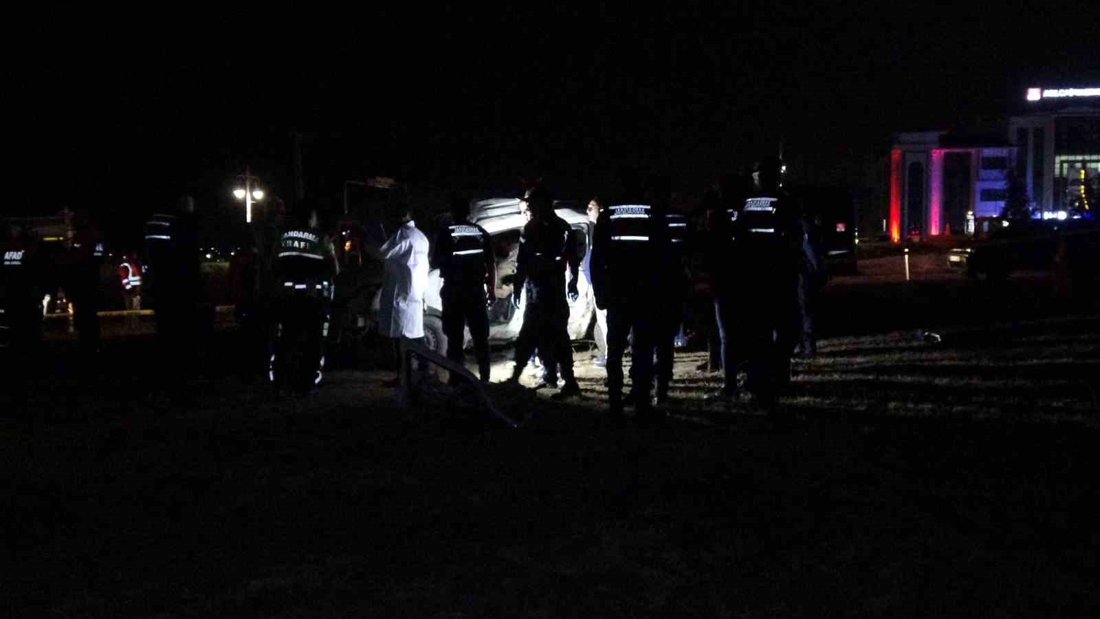 Malatya’da otobüs ile hafif ticari araç çarpıştı: 2 ölü, 3 yaralı