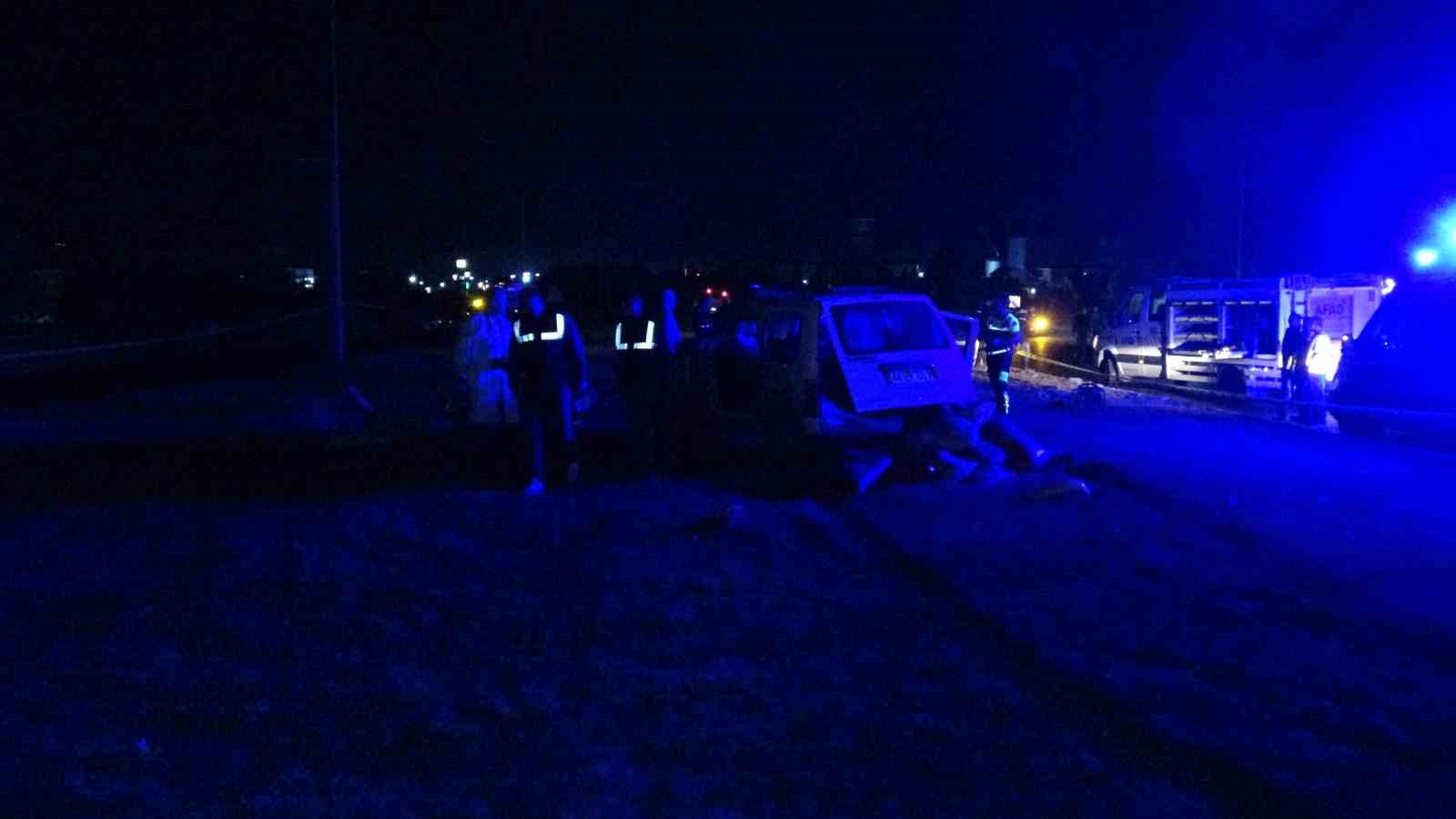 Malatya’da otobüs ile hafif ticari araç çarpıştı: 2 ölü, 3 yaralı