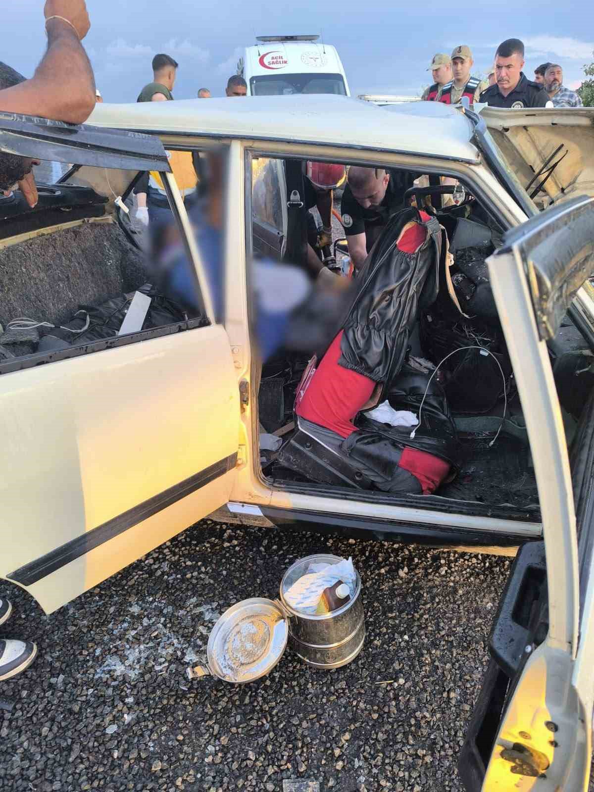 Şanlıurfa’da Fiat Tofaş otomobil kazada hurdaya döndü: 1 ölü, 7 yaralı