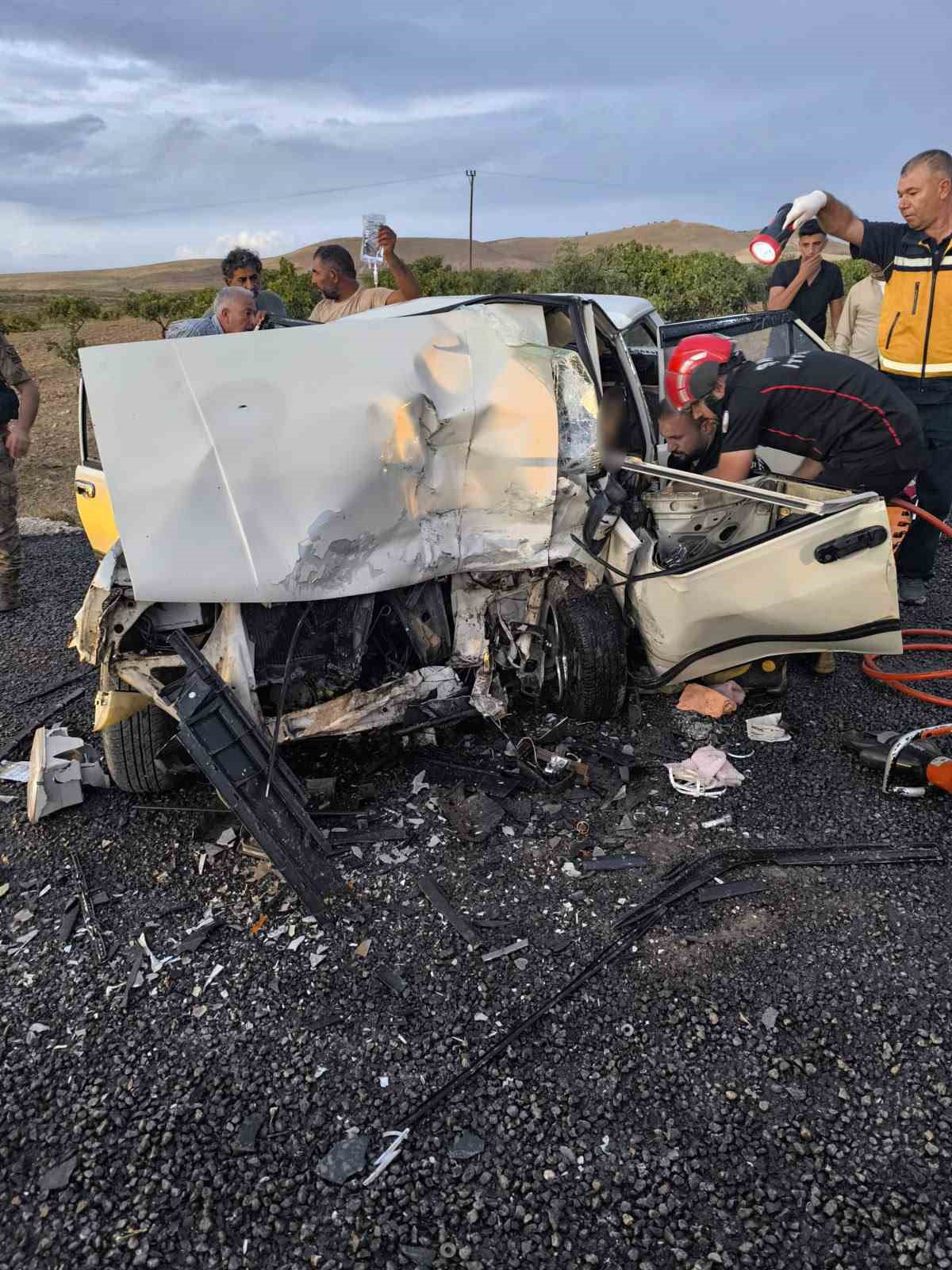 Şanlıurfa’da Fiat Tofaş otomobil kazada hurdaya döndü: 1 ölü, 7 yaralı