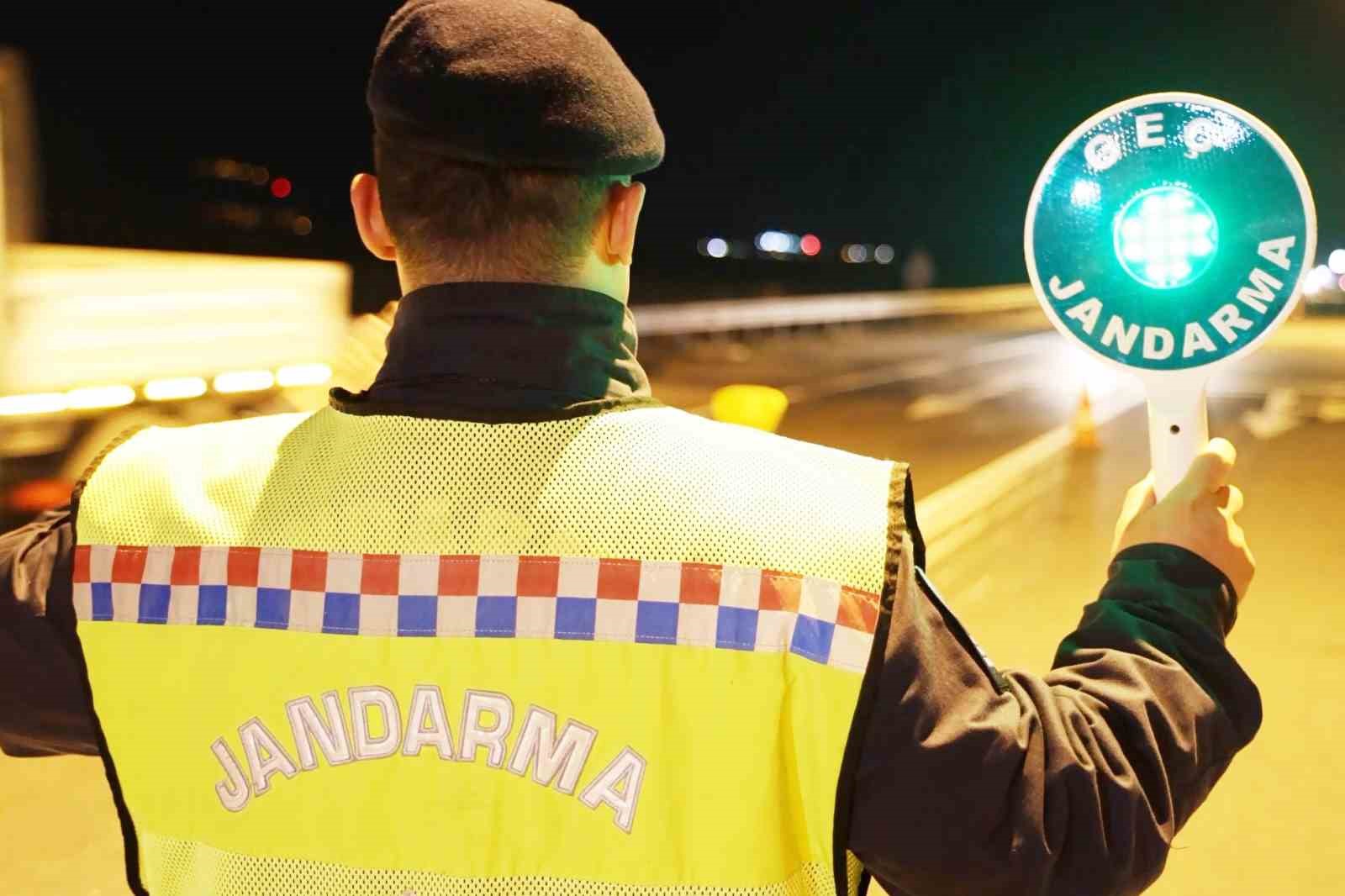 Aksaray’da jandarma KOM, asayiş ve trafik kuş uçurtmuyor