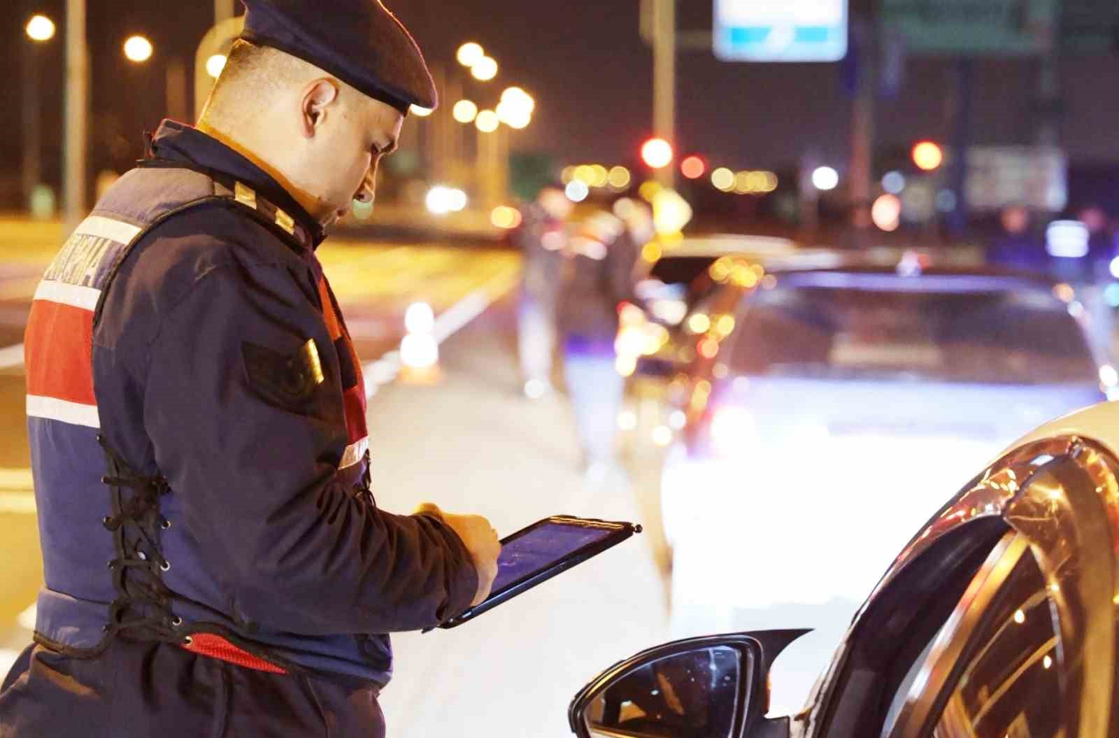 Aksaray’da jandarma KOM, asayiş ve trafik kuş uçurtmuyor