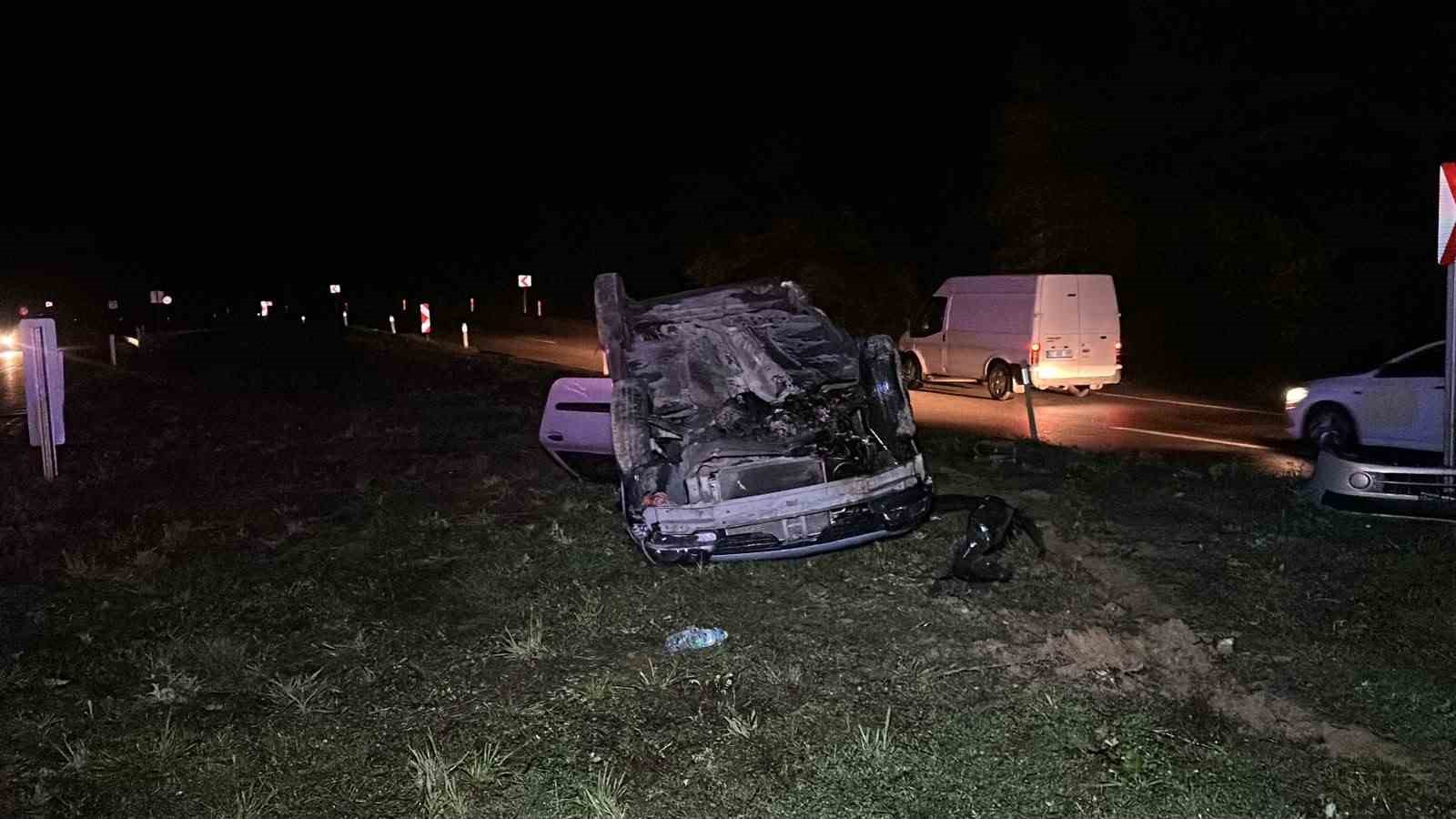 Zonguldak’ta seyir halindeki otomobil takla attı: 2 yaralı