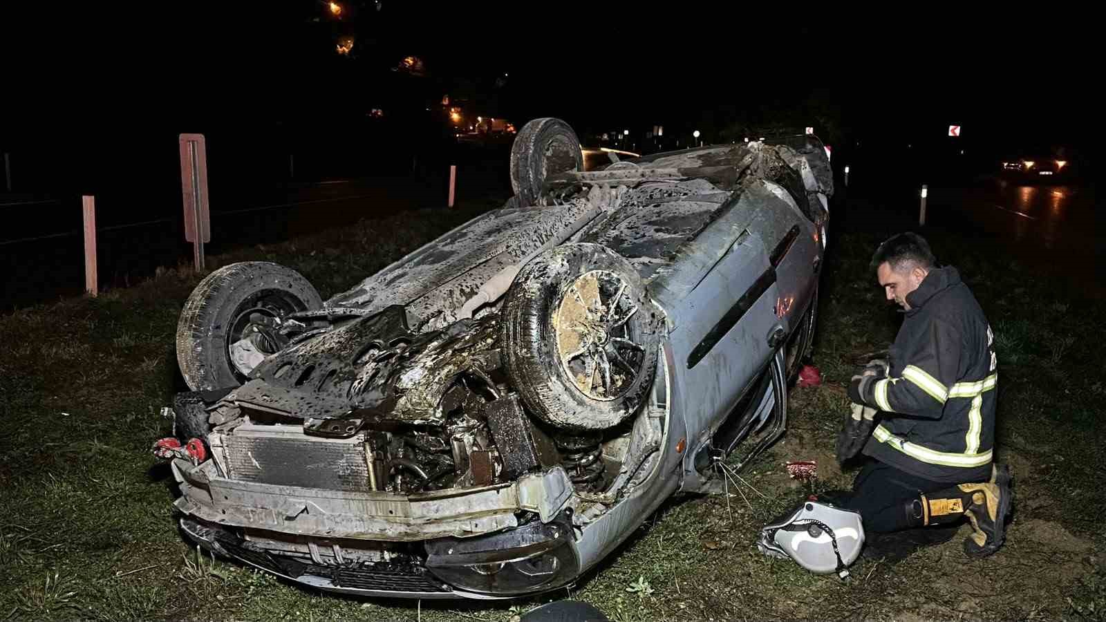 Zonguldak’ta seyir halindeki otomobil takla attı: 2 yaralı