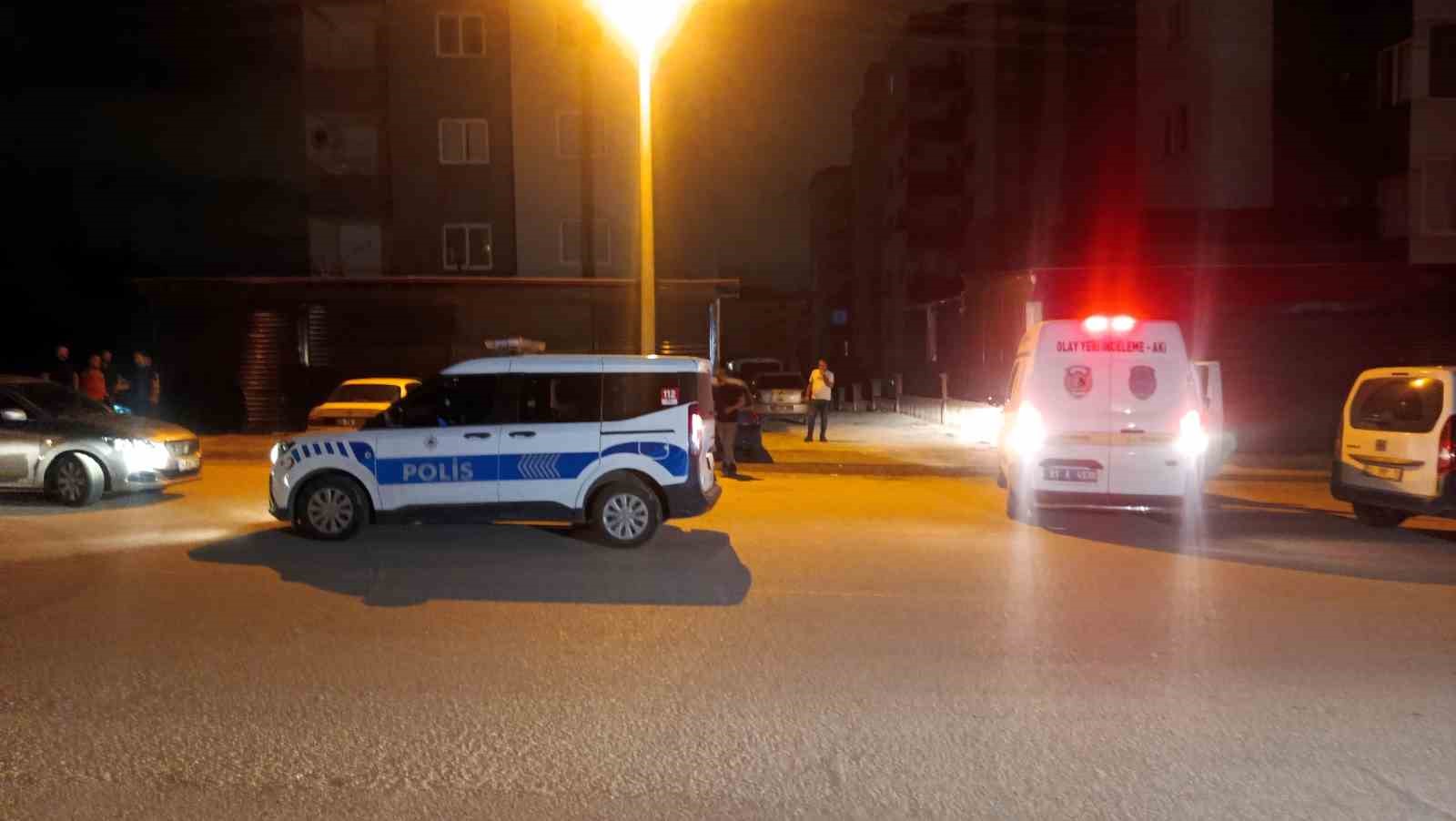 Sevgilisinin eski eşi geldi, pencereden çıkmaya çalışırken 3’üncü kattan düşerek hayatını kaybetti