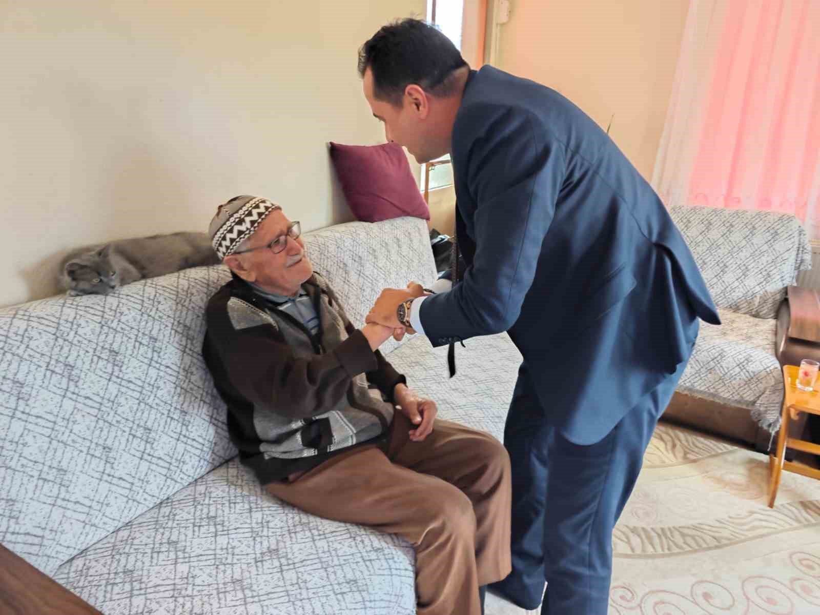 Menteşe’de asırlık çınarlara anlamlı ziyaret
